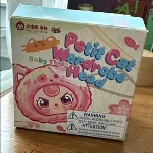 The Viral Petit Cat Wardrobe Head